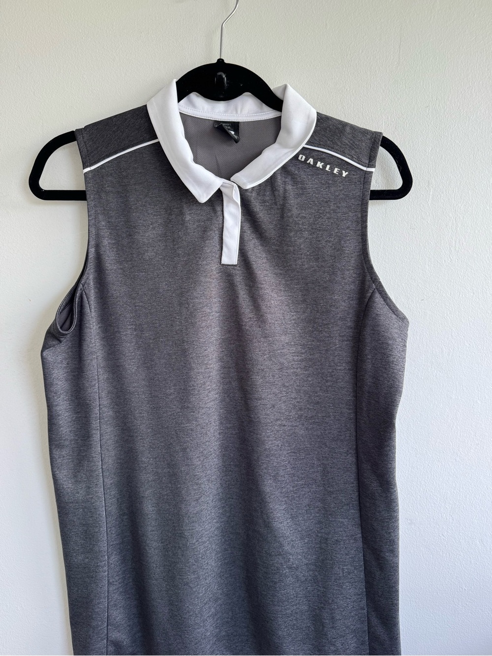 Oakley Gray Sleeveless Polo Top with White Collar
